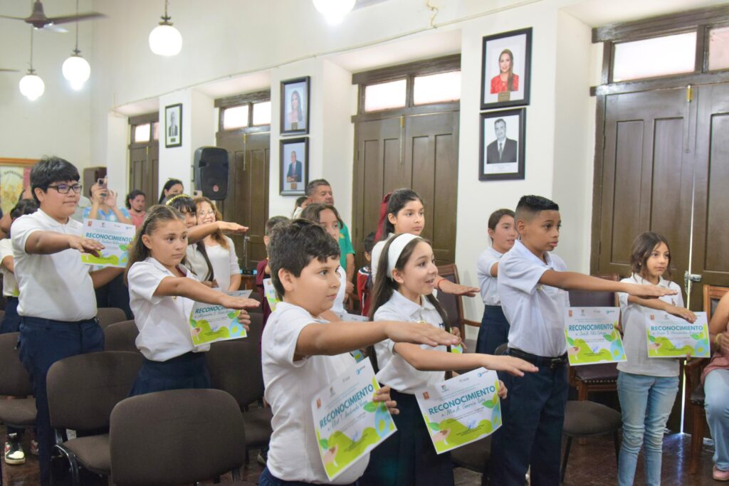 Niñas y niños de El Fuerte se convierten en Guardianes del Agua con orgullo y compromiso