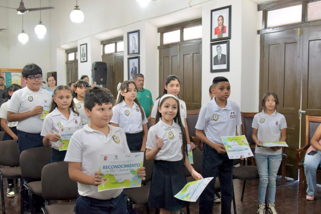 Niñas y niños de El Fuerte se convierten en Guardianes del Agua con orgullo y compromiso