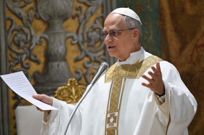 El papa León XIV en su primera misa ante el Colegio Cardenalicio.