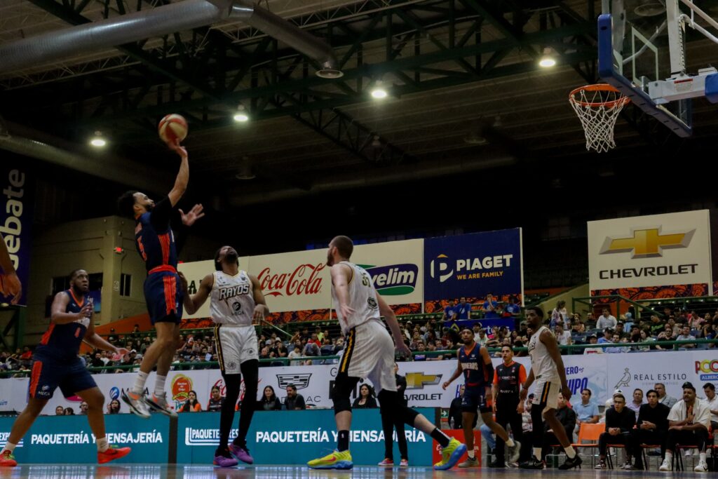 Pioneros se desinfla en la segunda mitad y Rayos empareja la serie