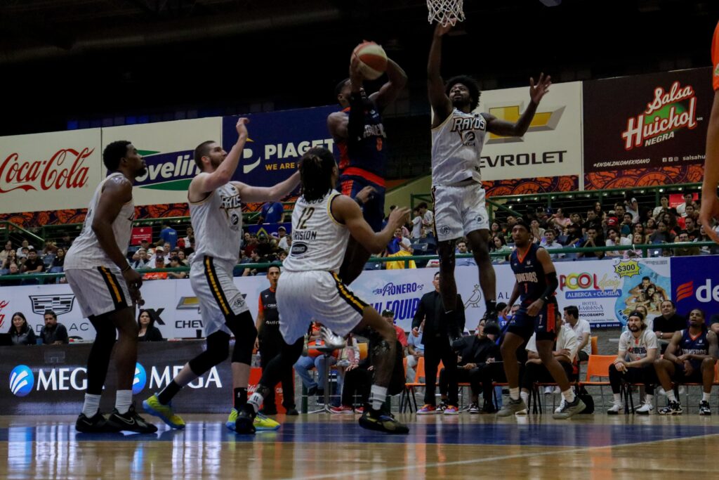Pioneros se desinfla en la segunda mitad y Rayos empareja la serie