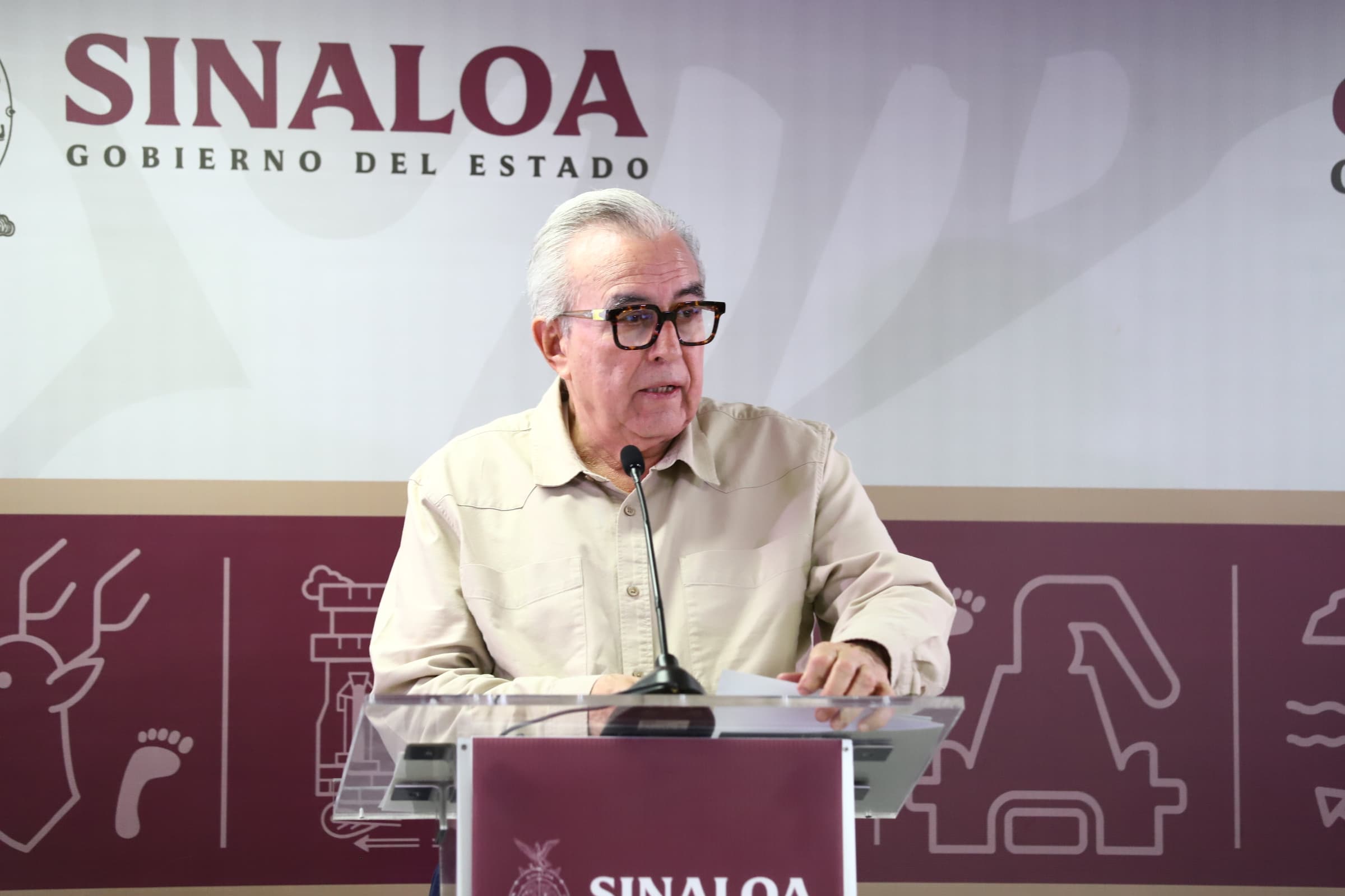 El gobernador del estado de Sinaloa, Rubén Rocha Moya en la conferencia de prensa “Semanera”