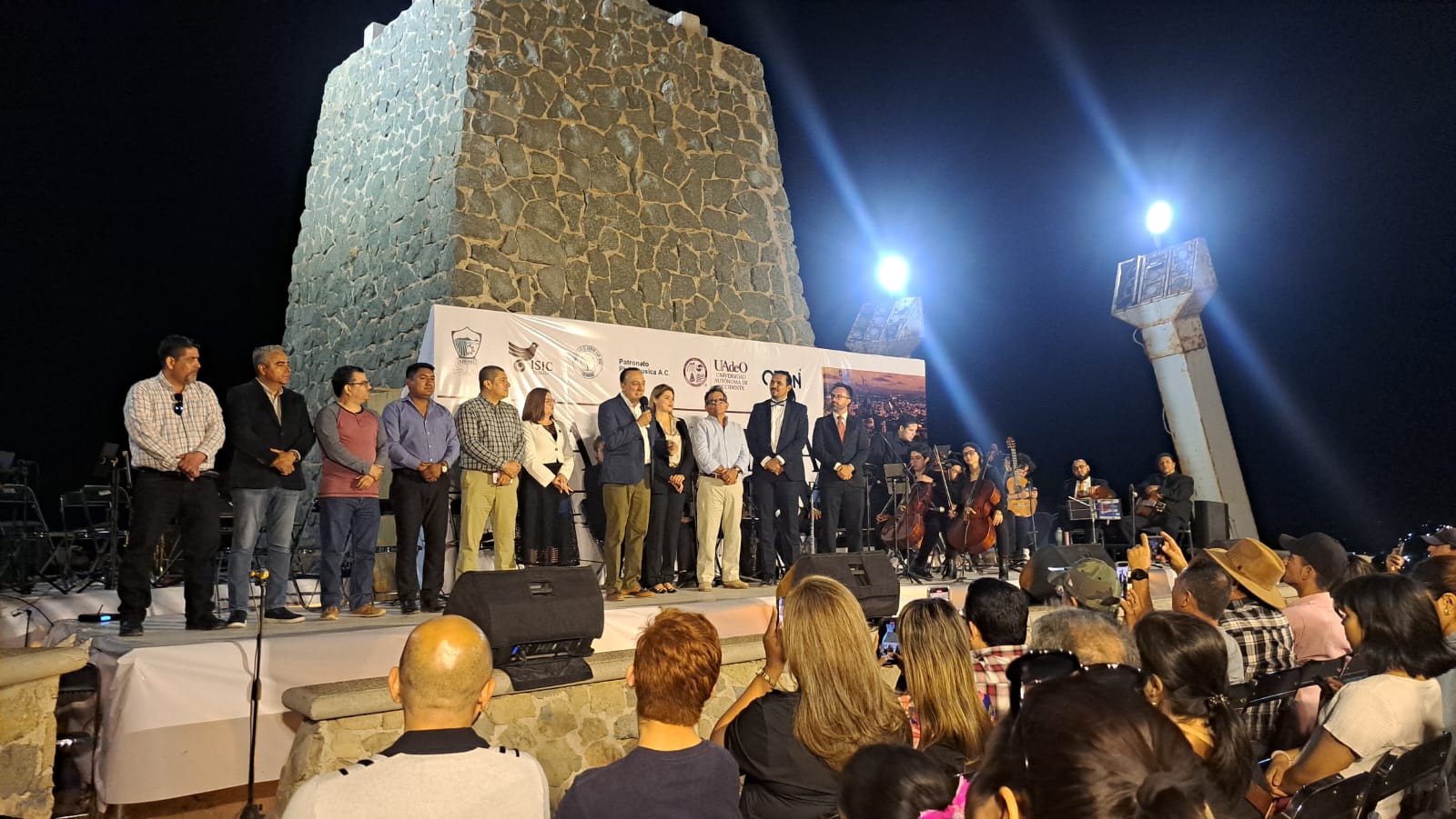Presentan en la cúspide del cerro de la memoria la obra musical Misa Criolla