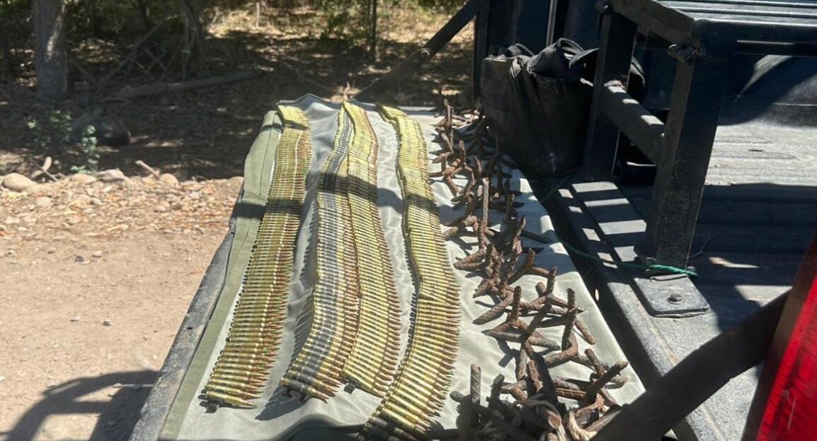 Puntas de acero, cartuchos eslabonados y un vehículo robado son asegurados en operativos en Culiacán