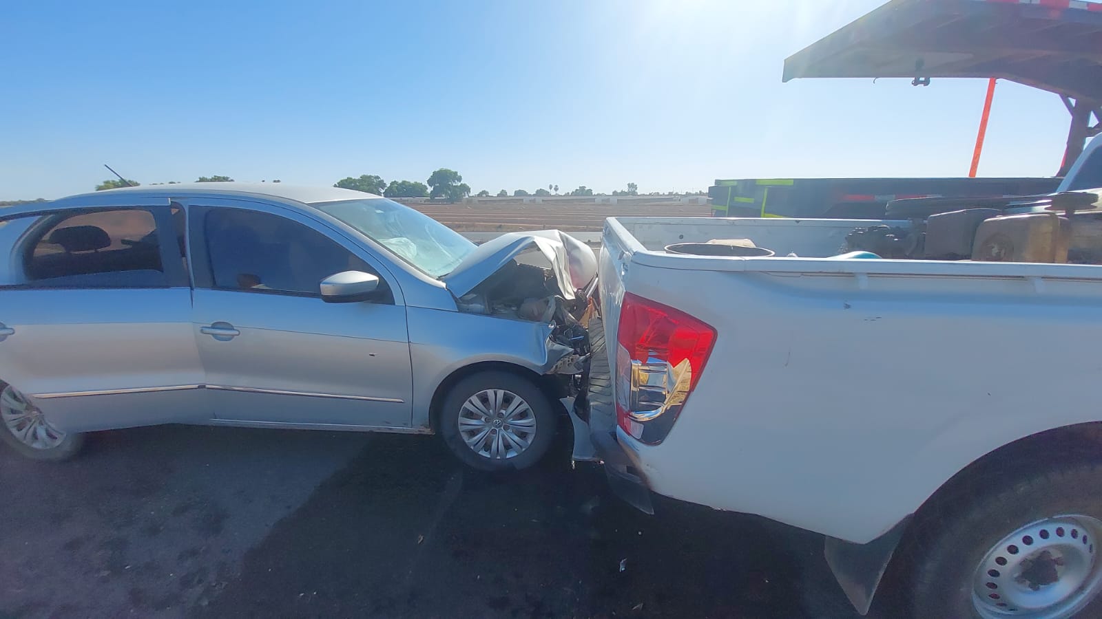 Quema de maleza en la México 15 provoca accidente múltiple en San Miguel Zapotitlán, Ahome