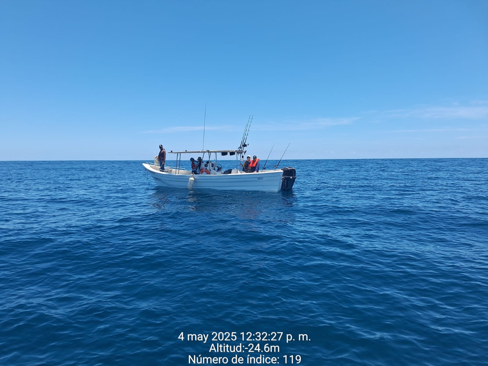 Embarcación en la bahía de Altata, Navolato.