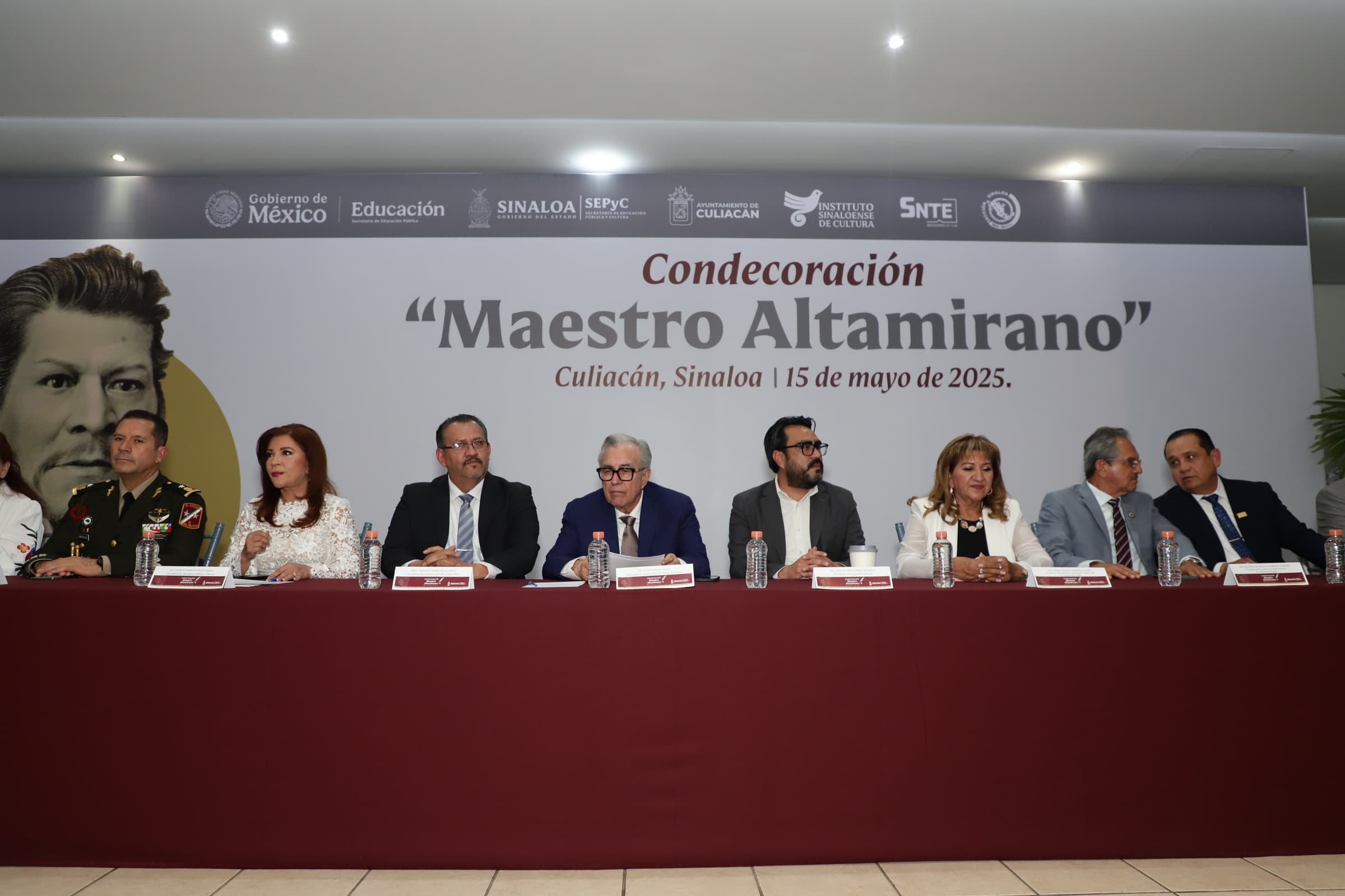 Rolando Rábago contribuyó a la educación durante 40 años en Sinaloa