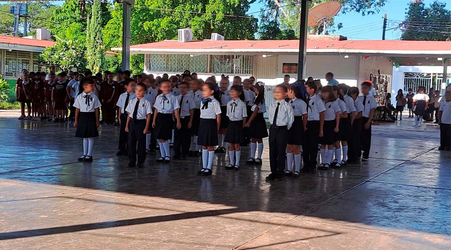 Estudiantes de primaria en Guasave