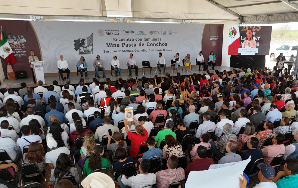 Sheinbaum se compromete a continuar rescate en Pasta de Conchos tras reunión con familias de víctimas