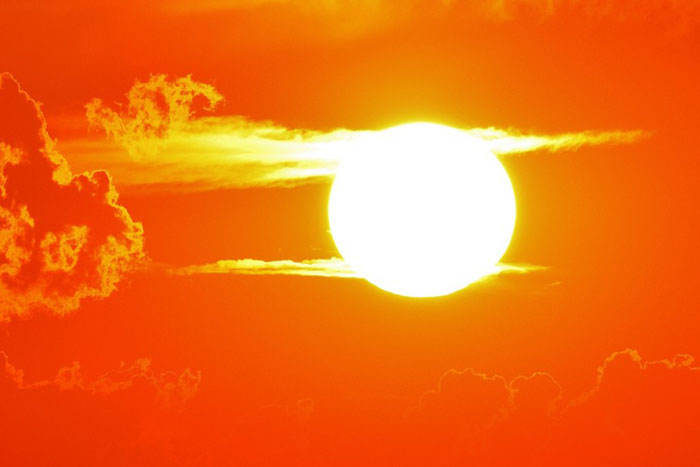Día soleado intenso.