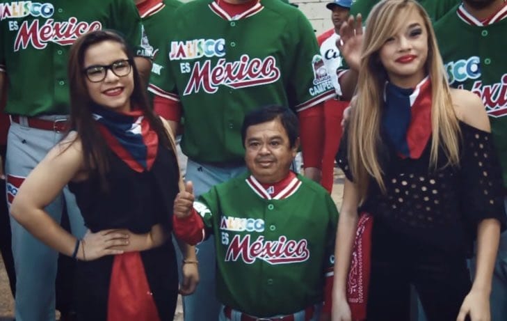 "Tony", legendario bat boy de Tomateros de Culiacán
