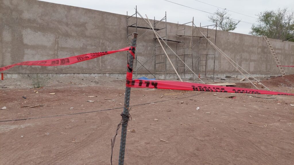 Trabajador fallece tras caer de un andamio en obra en construcción en Los Mochis