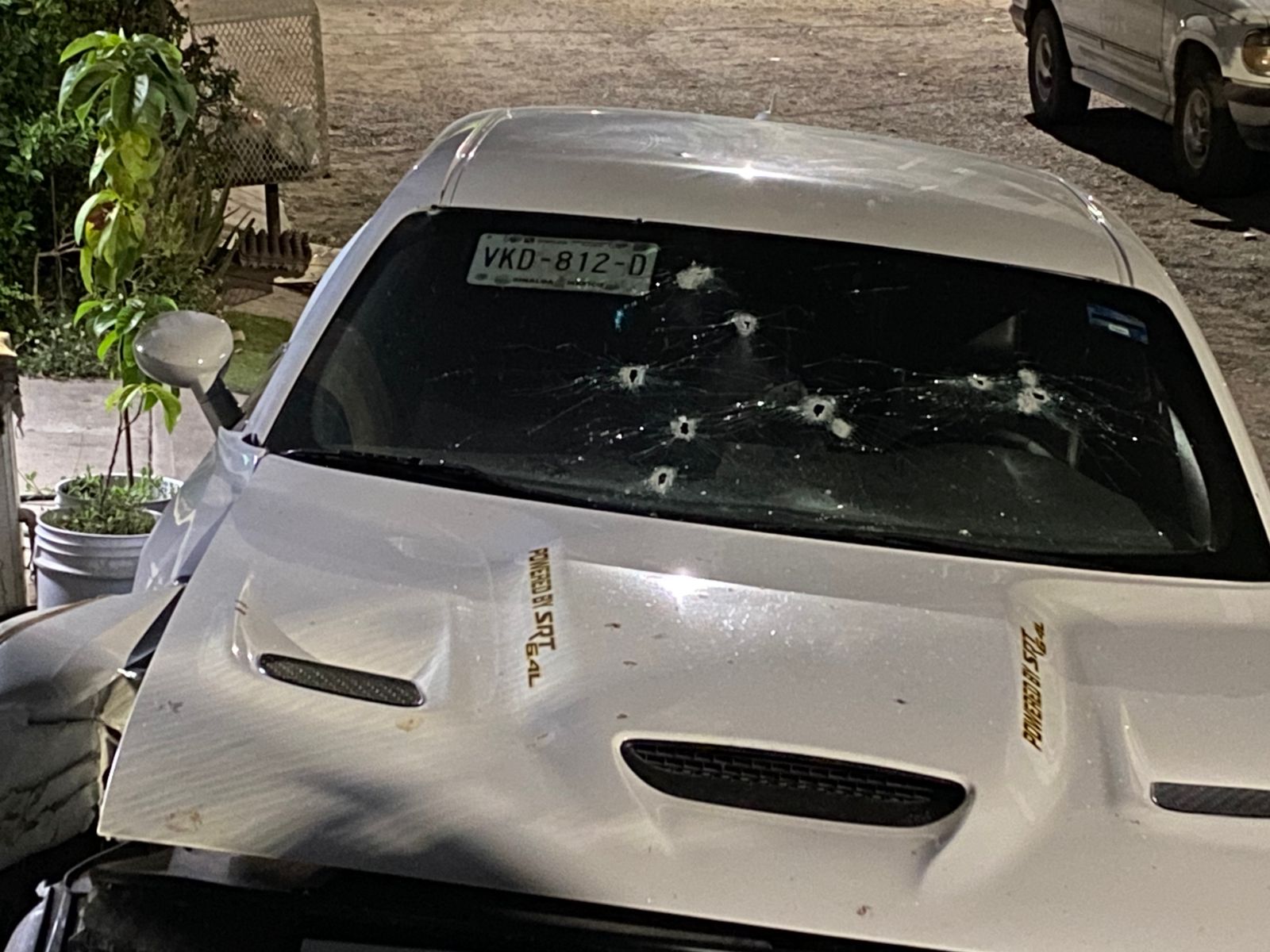 Una riña familiar deja saldo de un hombre herido y dos vehículos baleados
