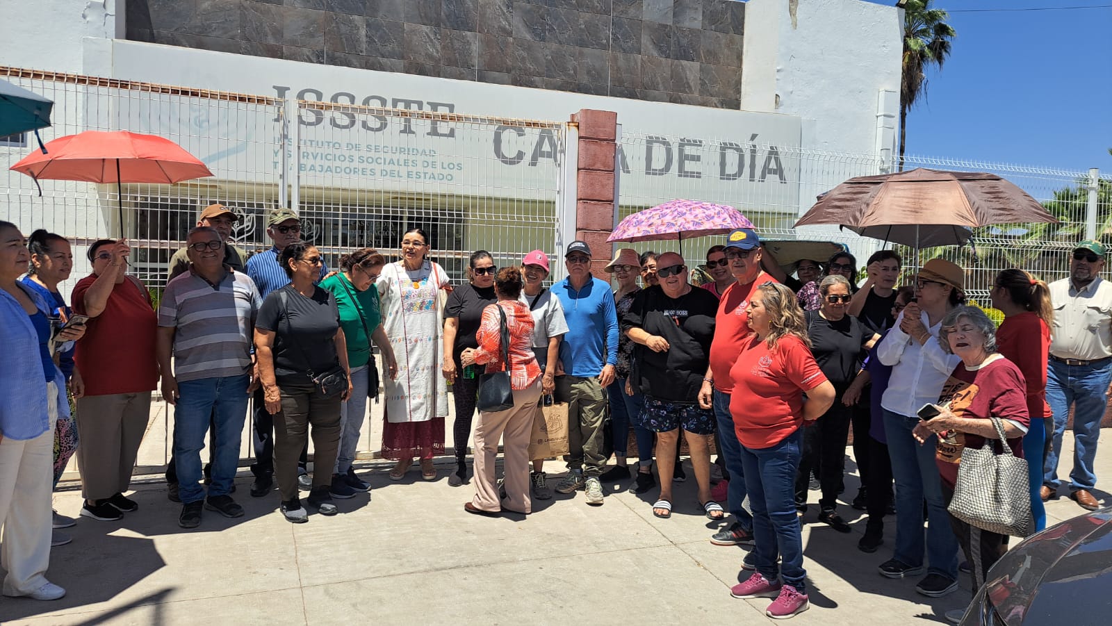 Usuarios jubilados casa de día Issste