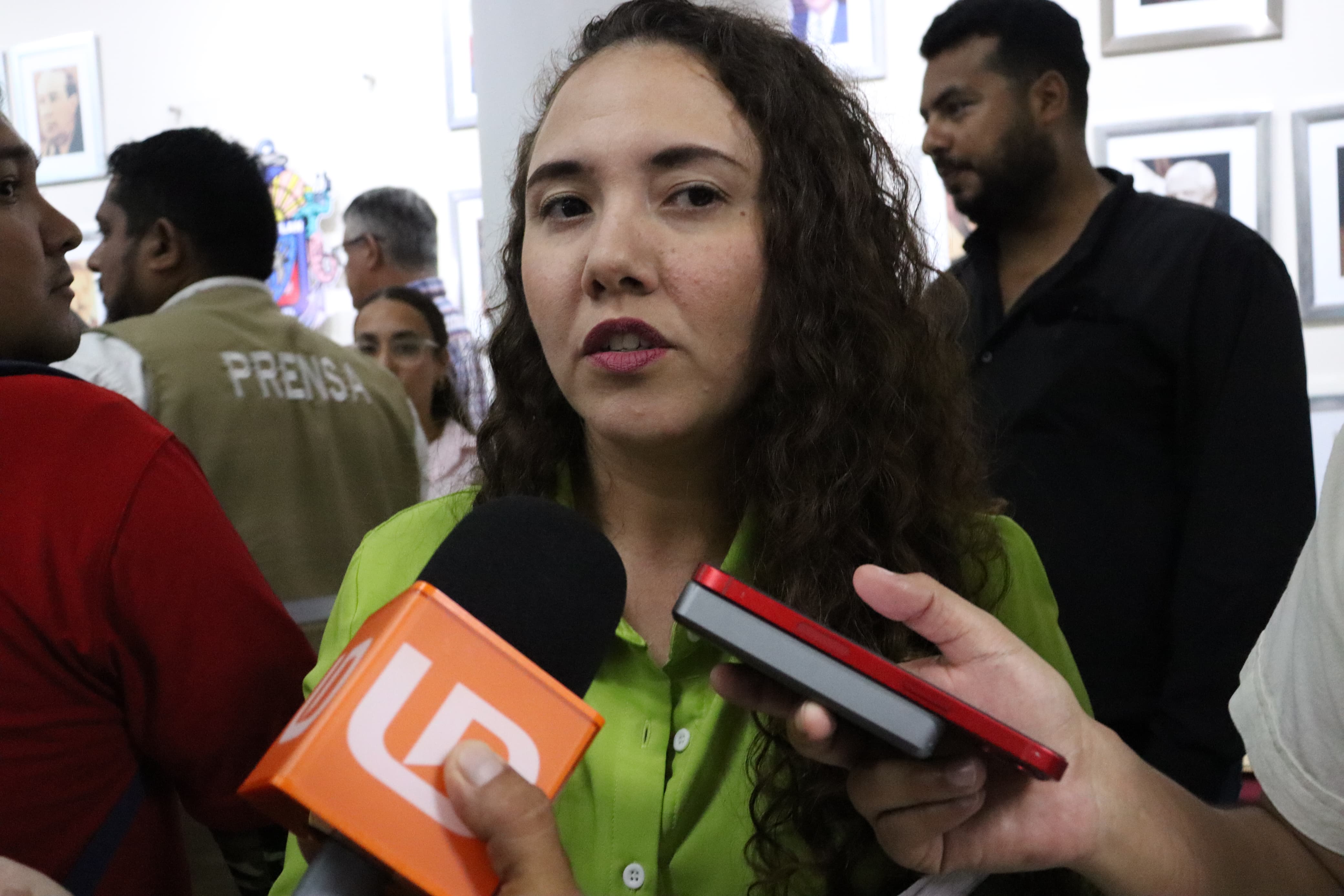 La funcionaria informó que actualmente se encuentran trabajando a marchas forzadas, para tratar de terminar el desazolve de canales pendientes