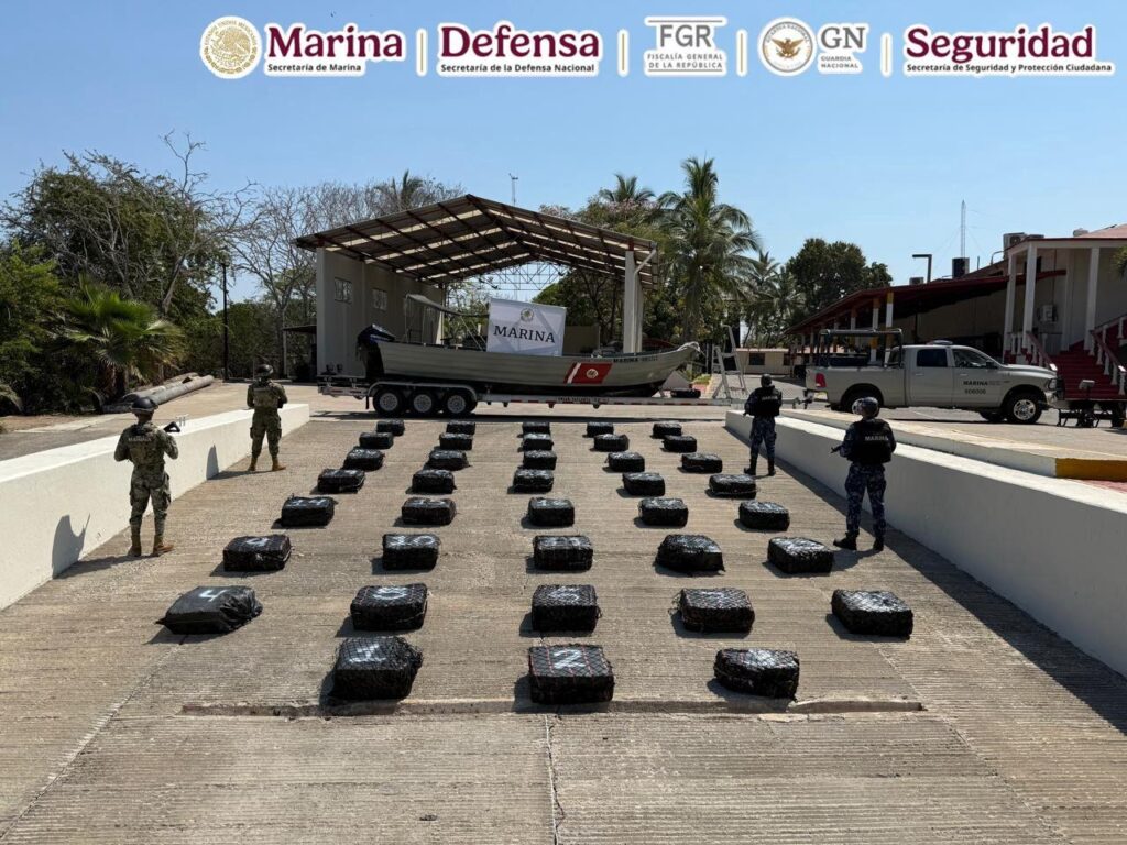 Aseguran mil 500 kilos de cocaína frente a las costas de Jalisco