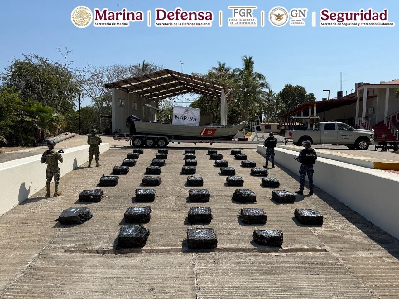 Aseguran mil 500 kilos de cocaína frente a las costas de Jalisco