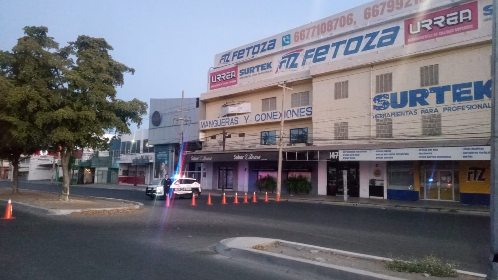 Personal de Tránsito mantiene cerrado un tramo del bulevar Zapata.
