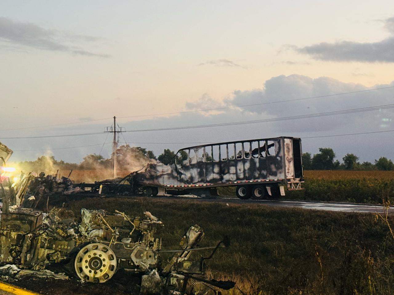 Bloqueo en autopista Mazatlán-Culiacán.