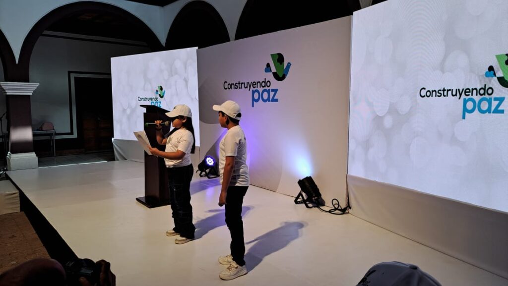 Niños en Informe de Paz Mayo 2025