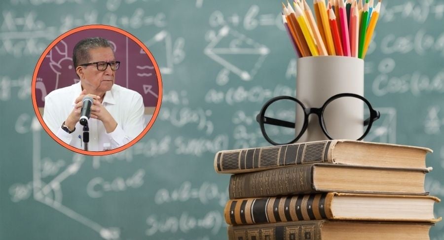 Libros, pizarrón (fondo), Feliciano Castro (circulo)