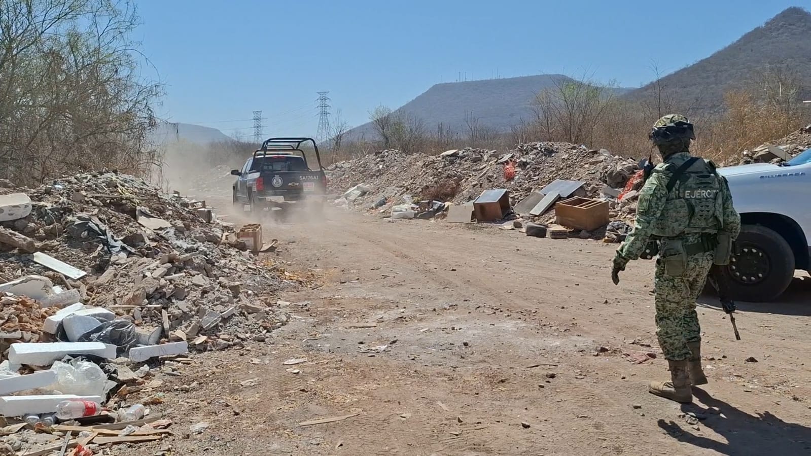 Encontraron a una persona frente a uno de los accesos al complejo residencial La Primavera