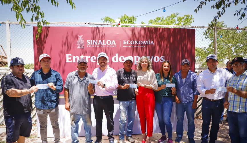 Entrega apoyos a productores de ladrillo