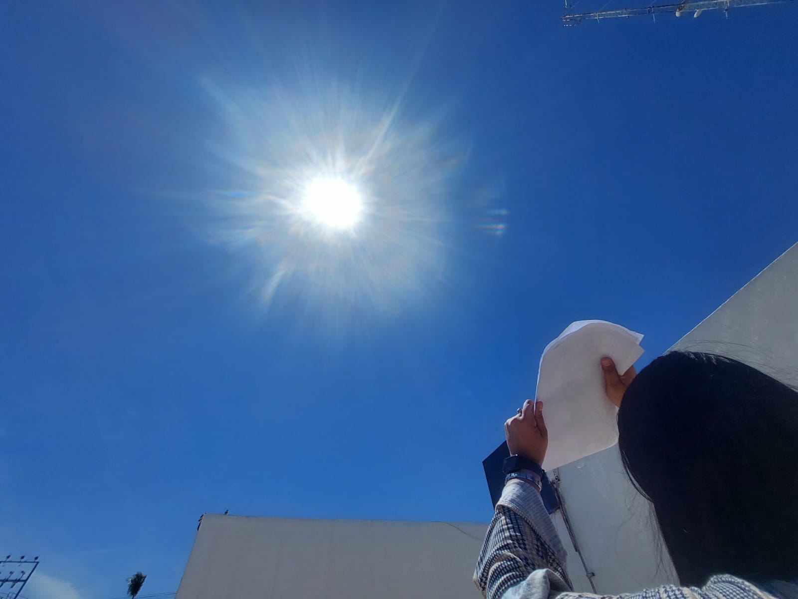 intensidad de sol y radiación es mayor