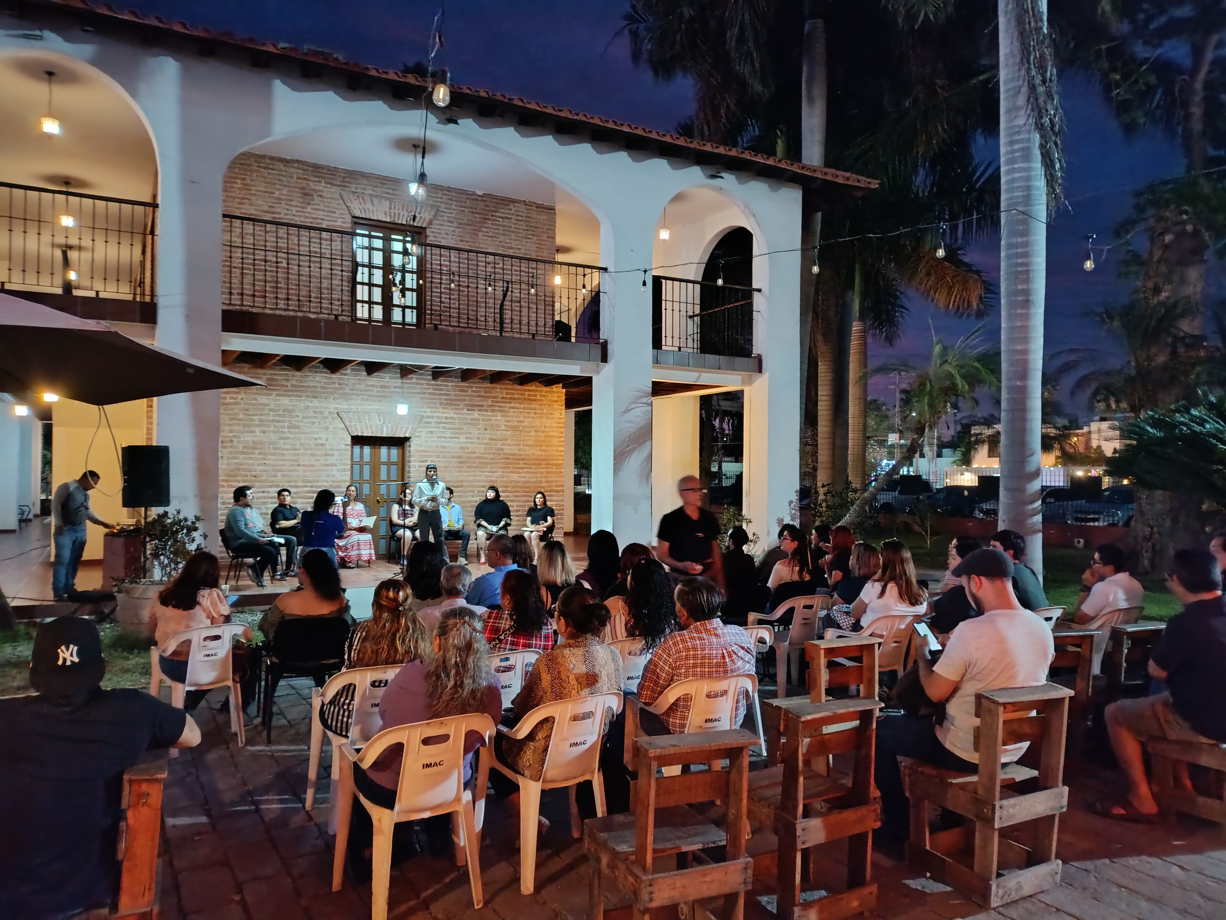 ¡Pasión y letras! Realizan recital de poemas en Museo Regional del Valle de El Fuerte en Los Mochis