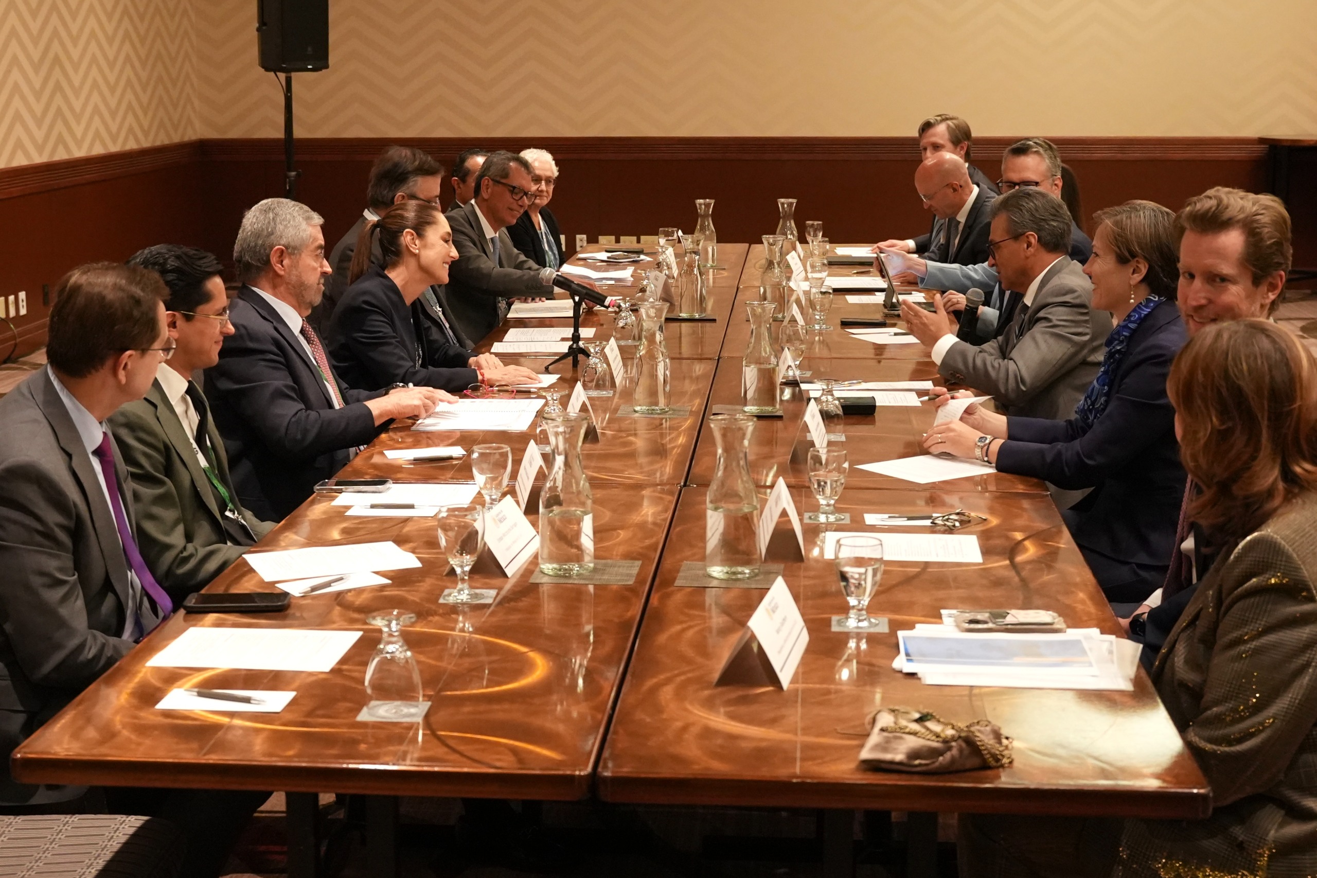 Sheinbaum presenta el Plan México ante líderes empresariales de Canadá