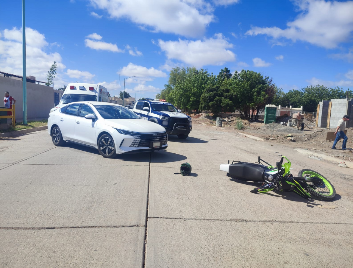 Una persona queda lesionada tras choque entre motocicleta y vehículo