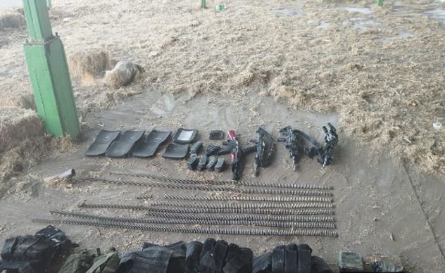 Armamento y equipo táctico asegurado en Navolato.