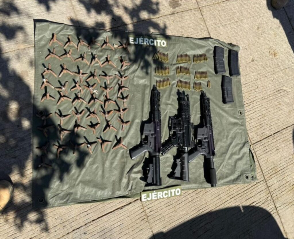 Armamento asegurado.