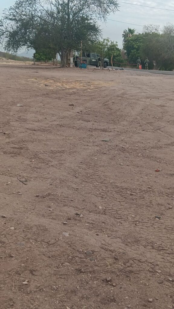 Elementos del Ejército Mexicano resguardando el área.