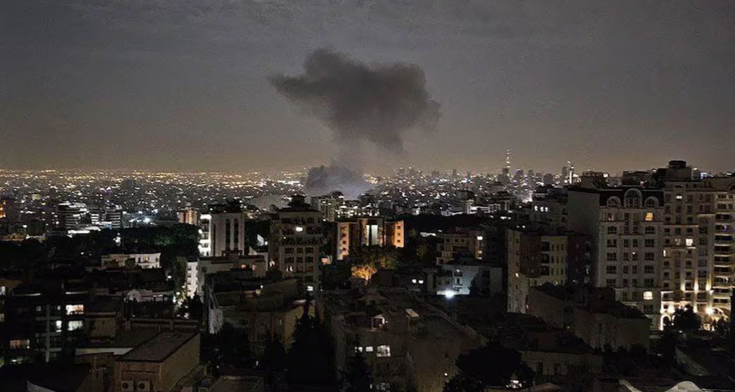 Irán emprende represalias y lanza cientos de misiles contra Israel