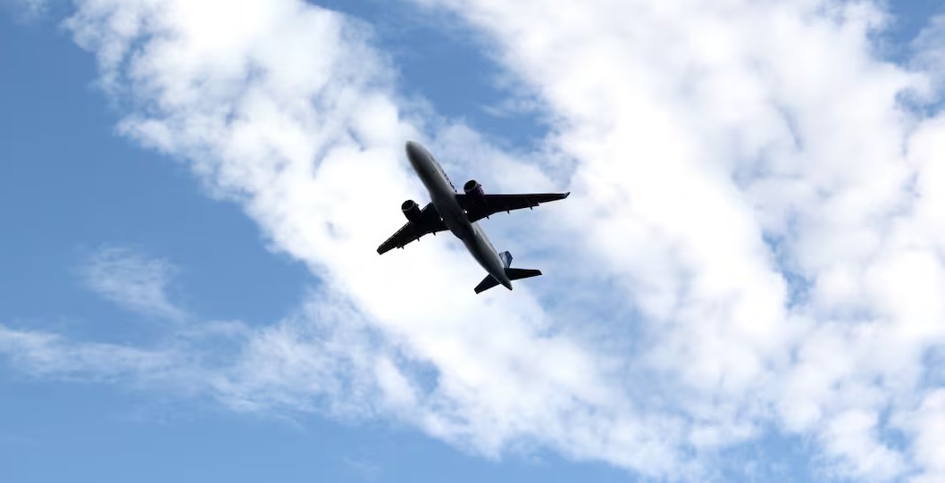 VIDEO: Avión con 159 personas a bordo regresa de emergencia a Las Vegas tras falla en el motor
