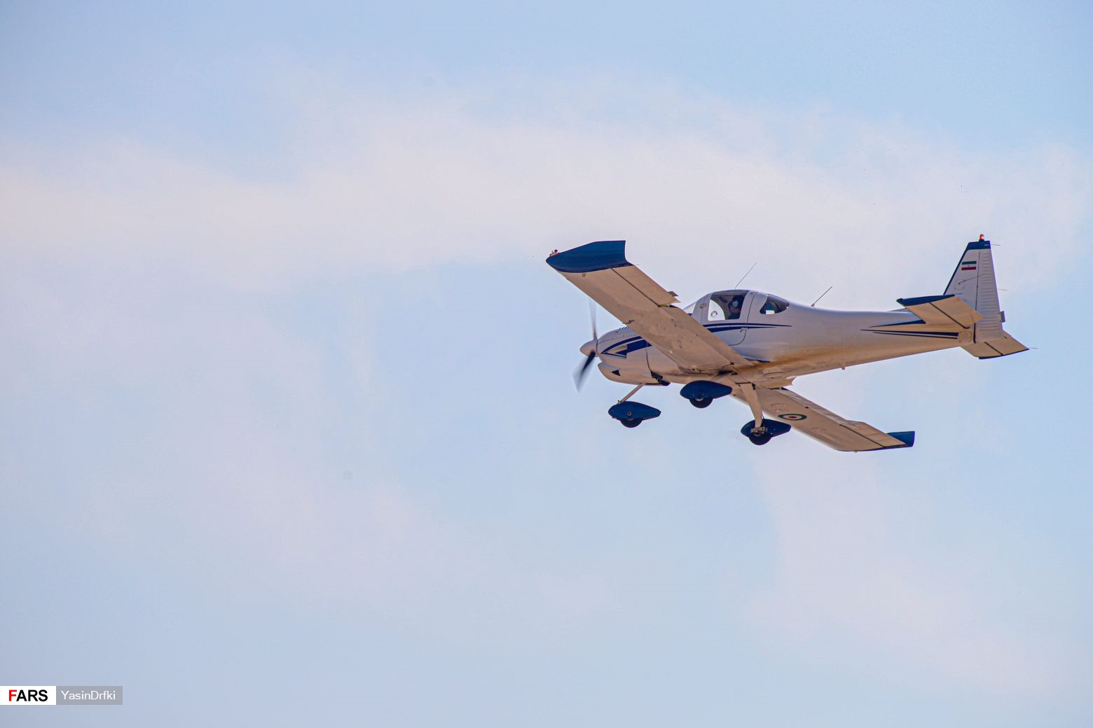 Avioneta en el aire.