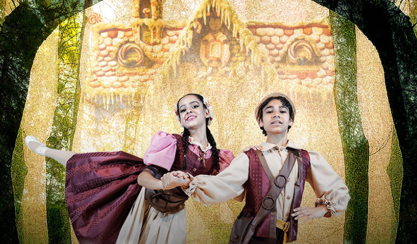 Espectáculo dancístico del cuento Hansel y Gretel en el Teatro Ángela Peralta de Mazatlán