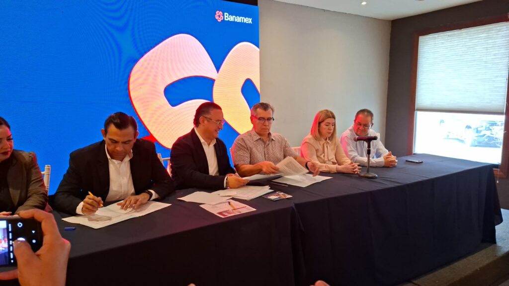 Banamex y Canaco acuerdan impulsar el comercio electrónico en Los Mochis
