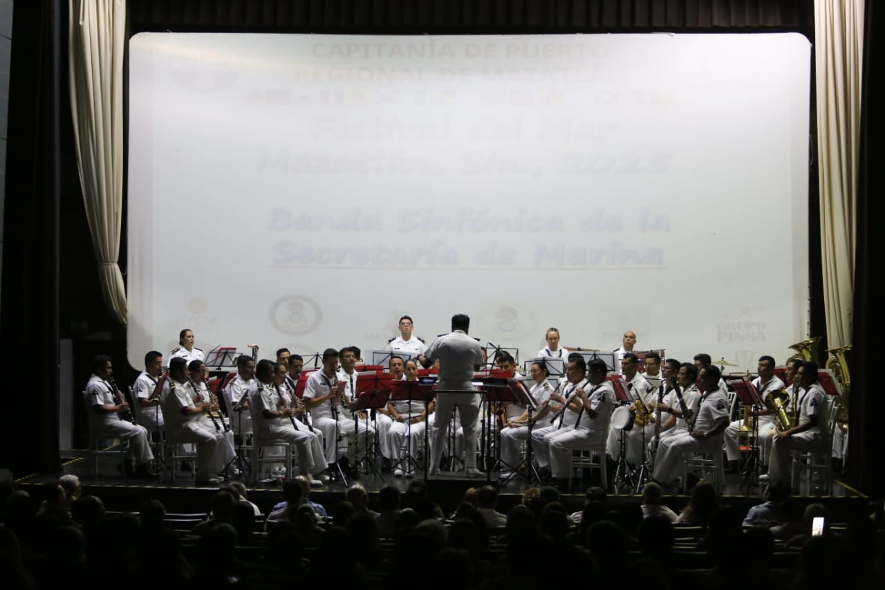 Banda Sinfónica de la Semar encanta con el Festival del Mar 2025