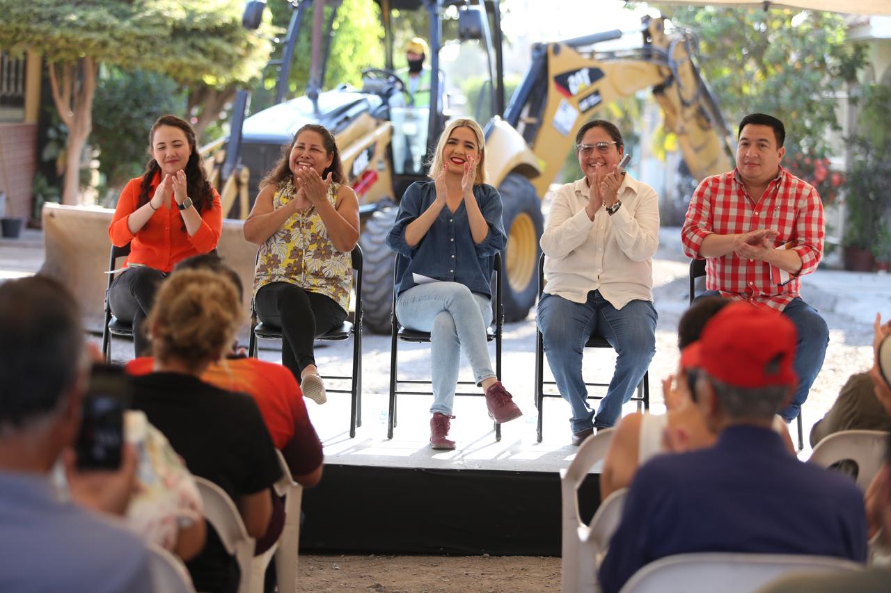 Alcaldesa Estrella Palacios pone en marcha pavimentación