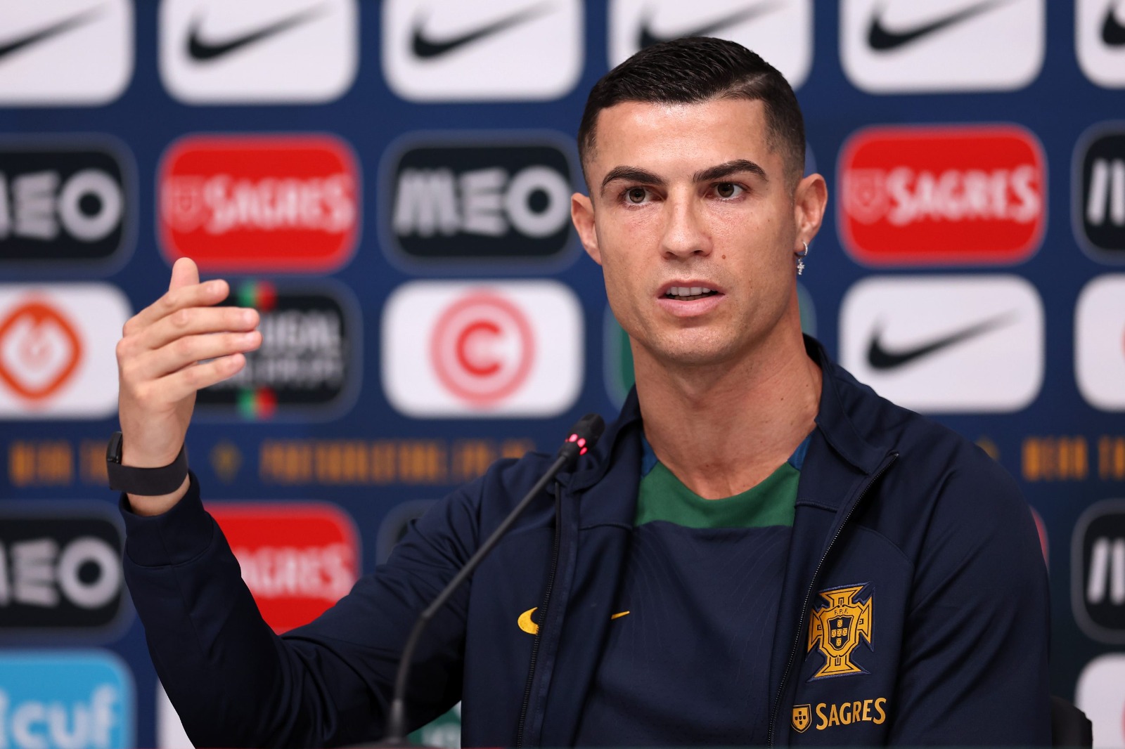 CR7 en conferencia
