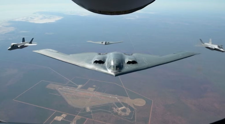 Regresan a casa los bombarderos B-2 tras ataque en Irán, asegura Trump