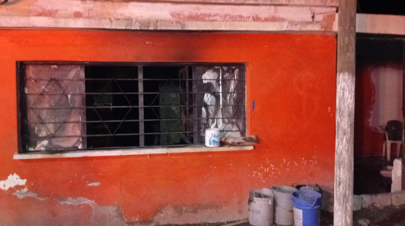 Casa incendiada en San Blas