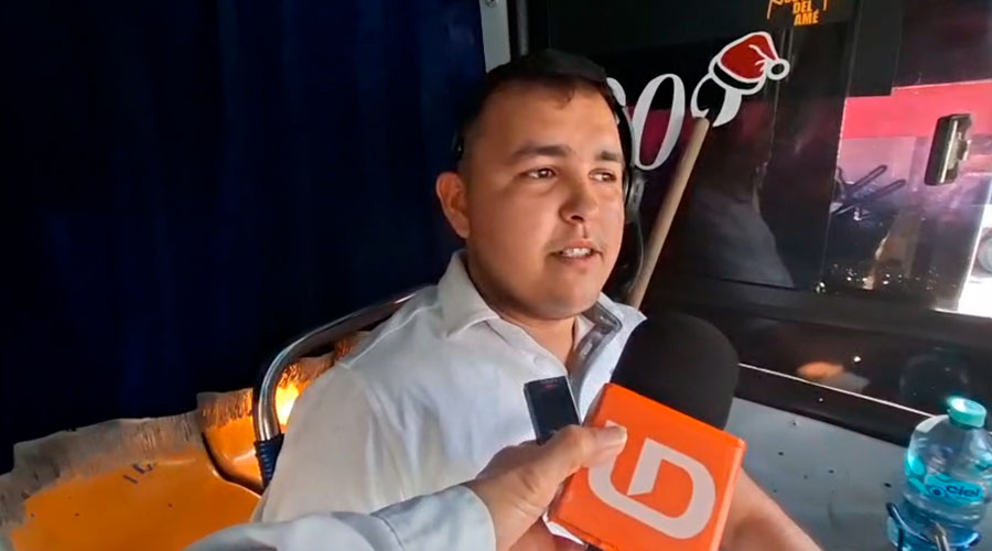 Brayan, chofer del transporte urbano en Los Mochis 