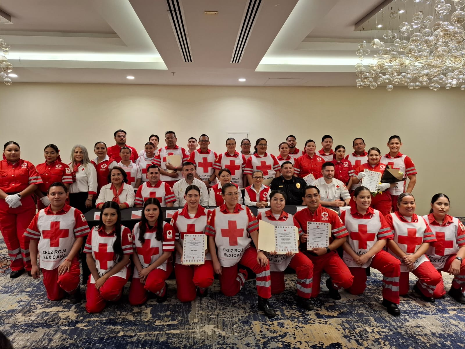 Las jóvenes socorristas recibieron un reconocimiento a su perseverancia
