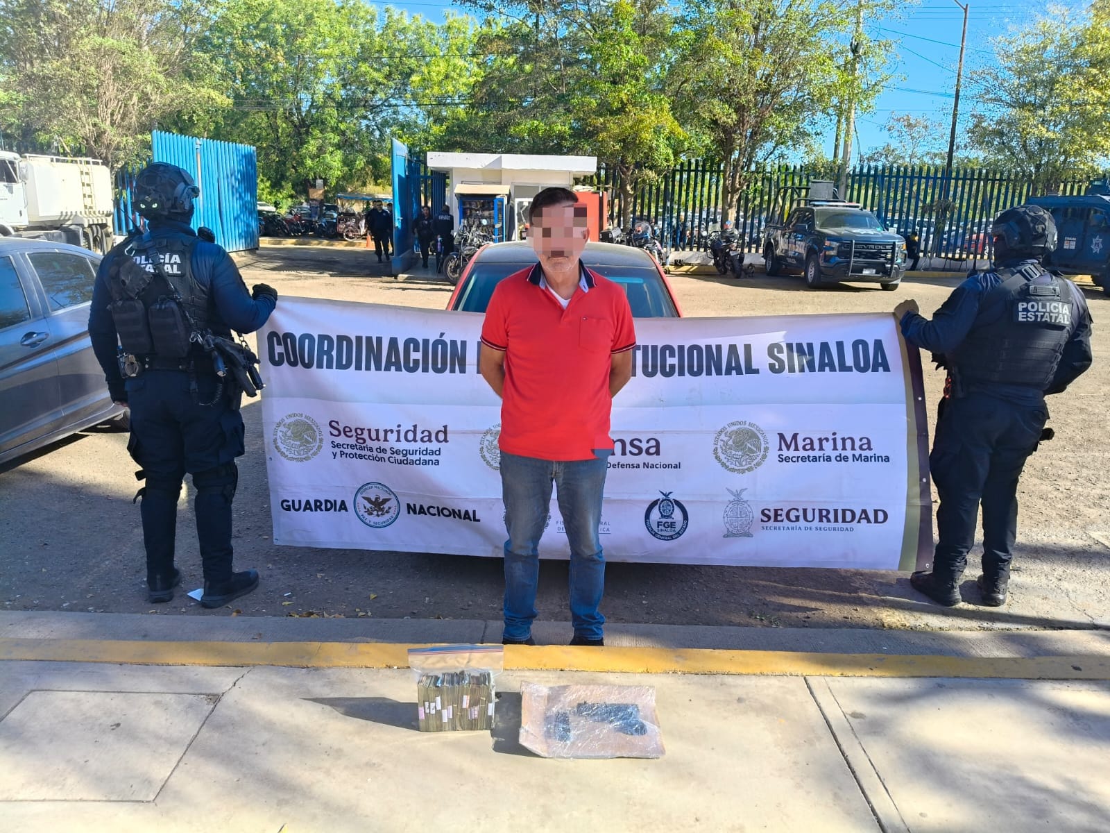 Hombre detenido en la colonia Venustiano Carranza de Culiacán.