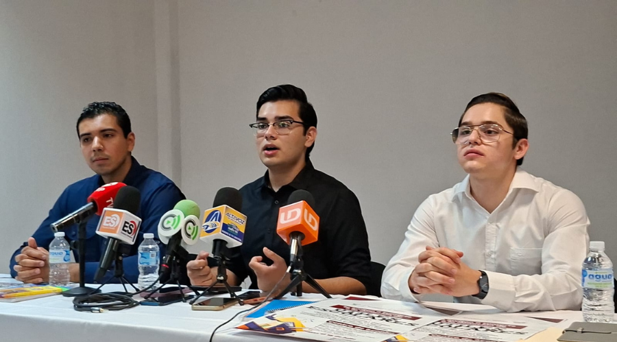David Valenzuela Arredondo, coordinador del proyecto de la donación de útiles escolares en Ahome