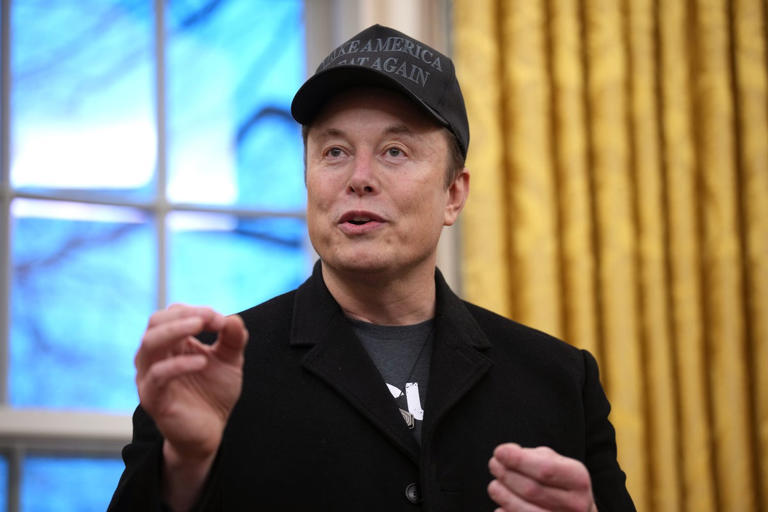 Elon Musk se retracta de desmantelar la cápsula Dragon, proyecto clave de SpaceX y la NASA