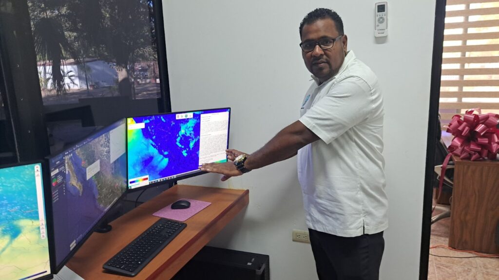Doctor Enrique Morales Acuña, investigador del Laboratorio de Oceanografía y Cambio Climático (LOSyC) del Ciidir-IPN en Los Mochis.